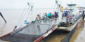 Đi phà qua sông đánh con gì?